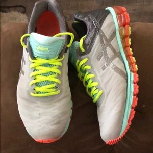 Women’s size 8 ASICS